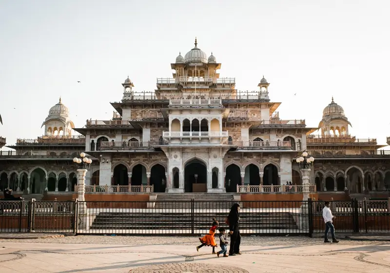 Female Tourist Guide in Jaipur