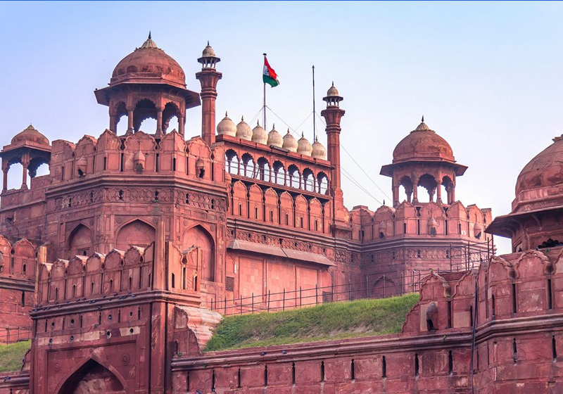 Red Fort / Lal Kila, Delhi (Entry Fee, Timings, History, Built By, Images & Location)