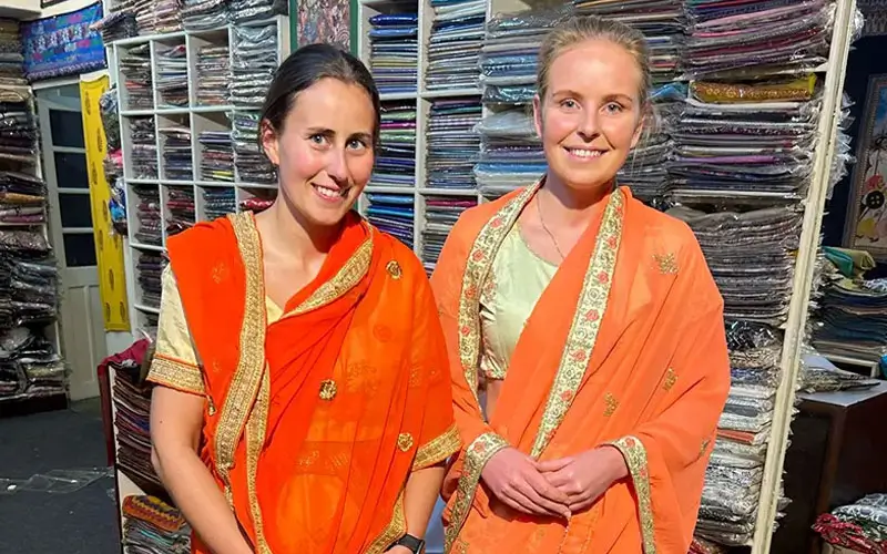 Shopping in Agra, Delhi & Jaipur: Best Markets & Authentic Crafts Guide